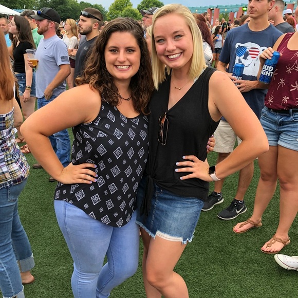 Meet your Posher, Stephanie - Picture 1 of 1